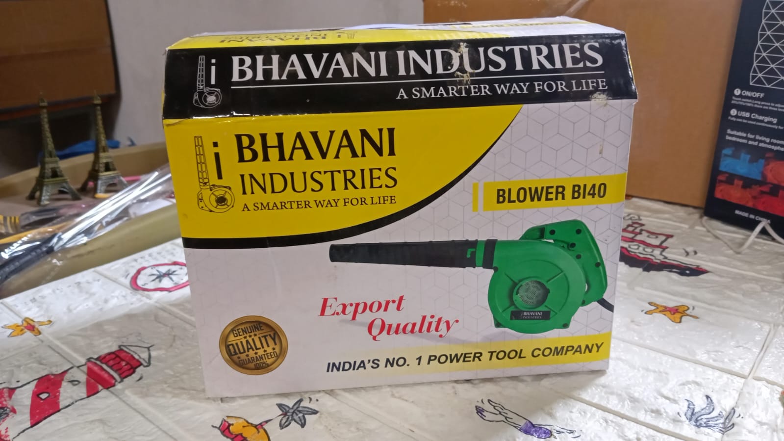 Wukusy portable electric air blower in green and black, Blower B140 model by Bhavani Industries