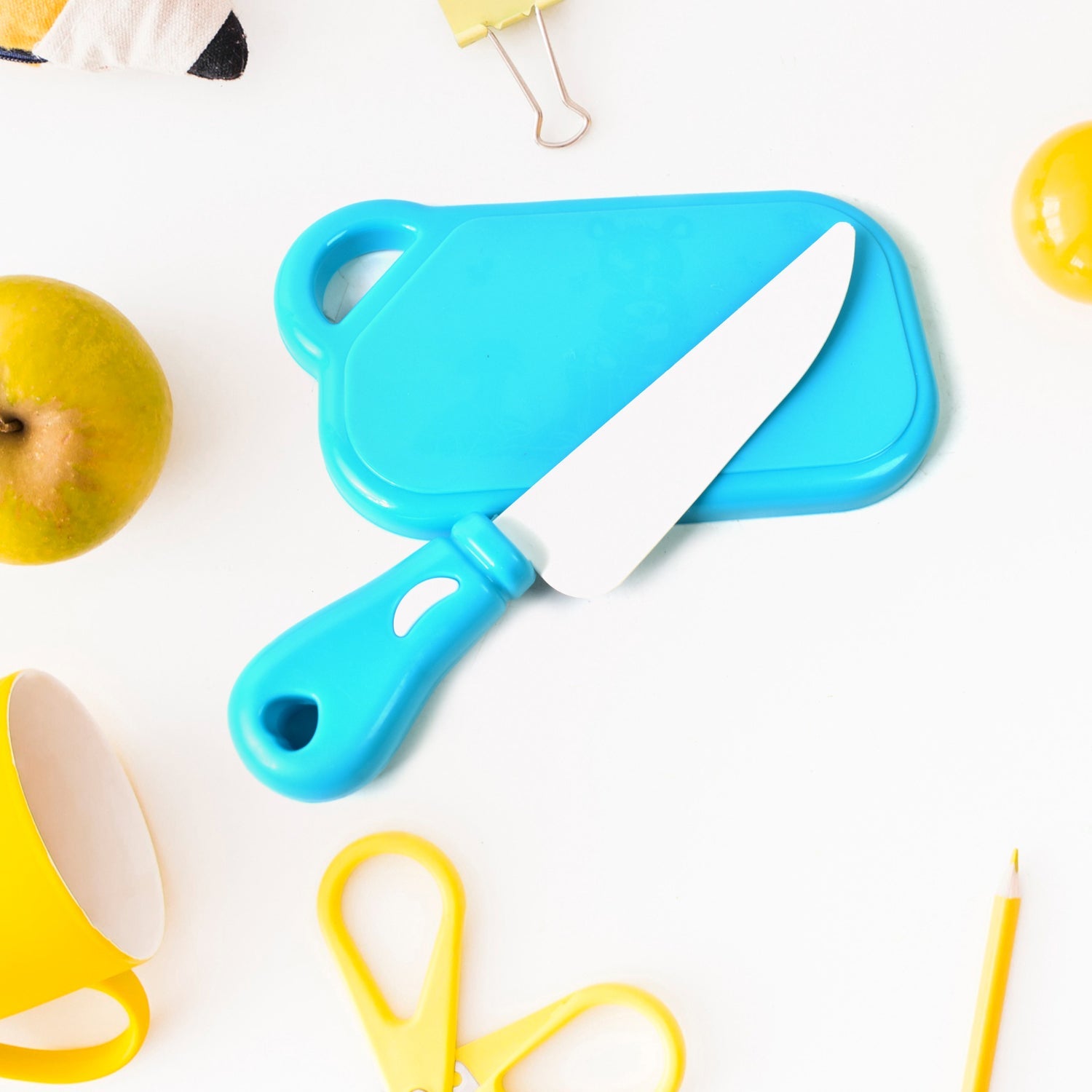 Wukusy realistic play food set featuring a blue toy knife and cutting board for pretend cooking